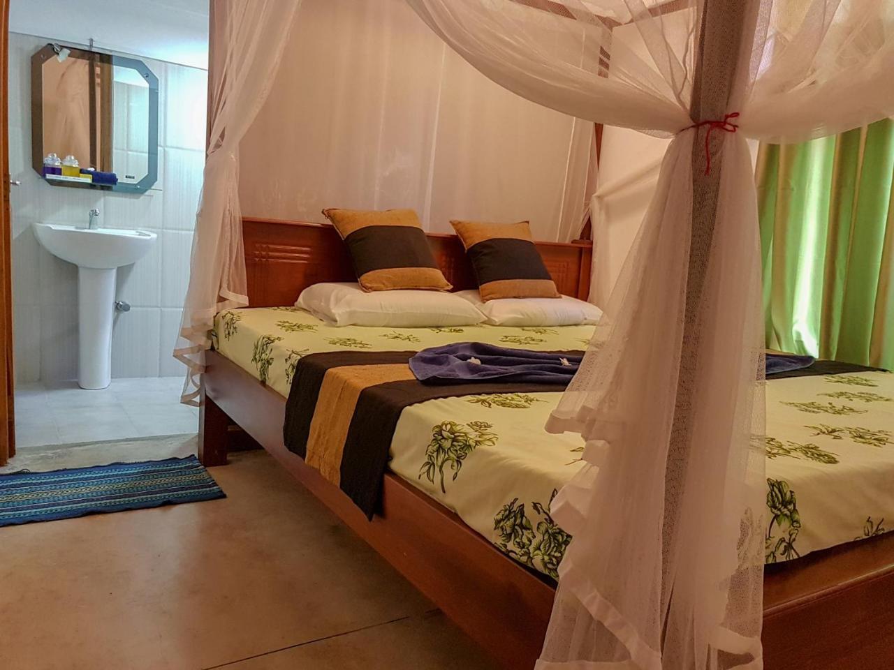 White Villa Beach Resort Mirissa Εξωτερικό φωτογραφία